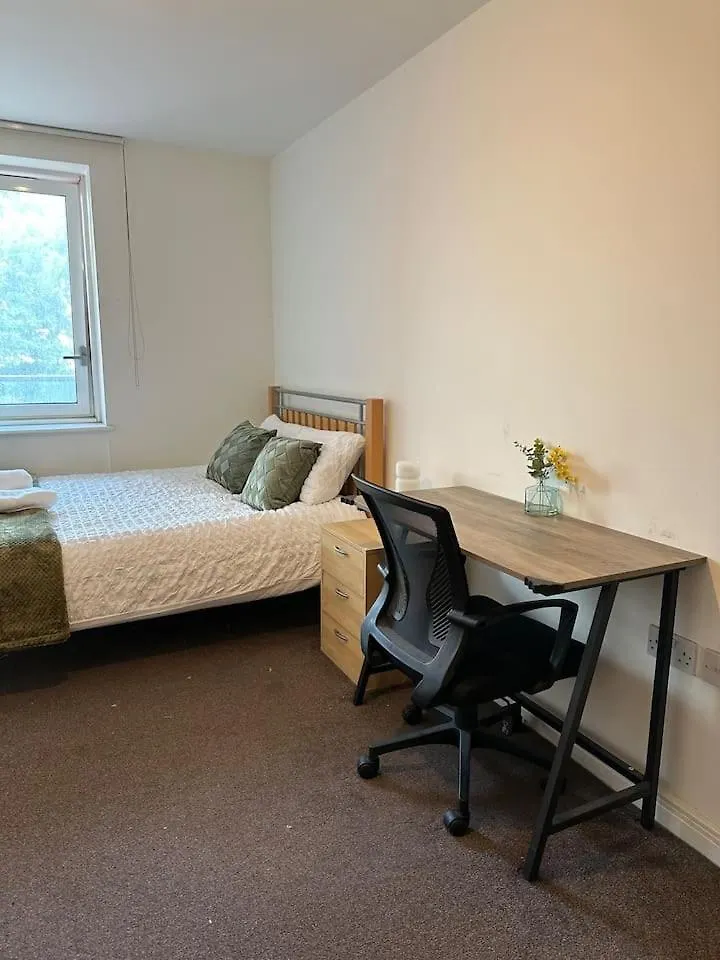 New Build 2 Bedroom With 2 Bath In London contacts